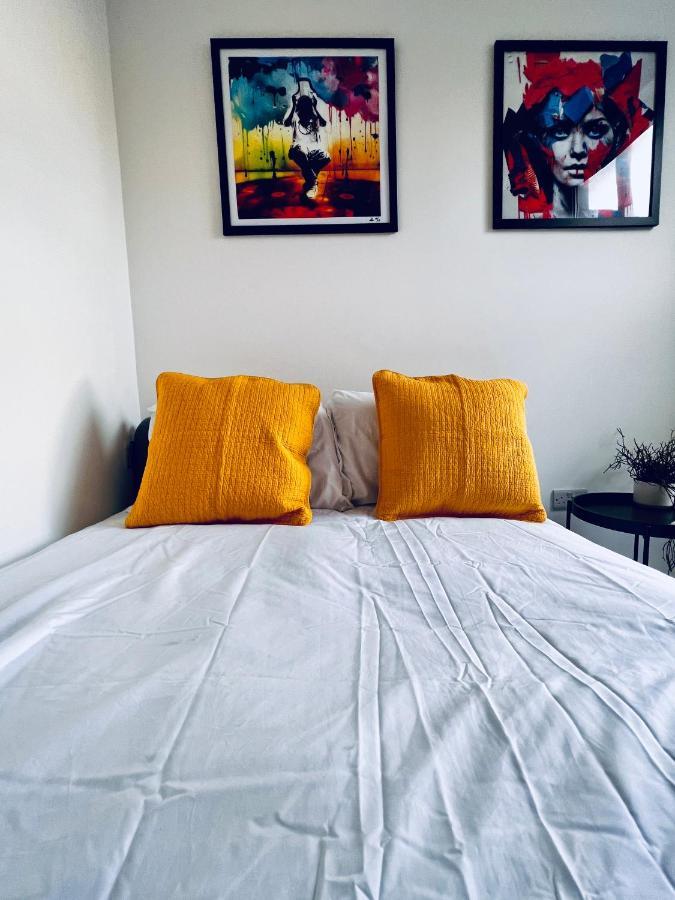 Neils Place Hosted By Airoperate ロンドン エクステリア 写真