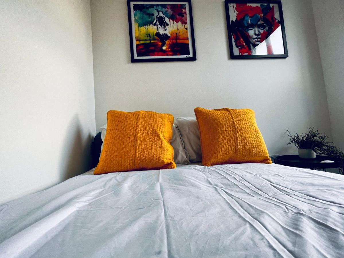 Neils Place Hosted By Airoperate ロンドン エクステリア 写真